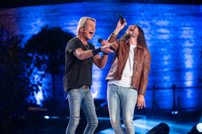 Matthias Reim mit Sohn Julian Reim auf der Bühne bei "Sing meinen Schlager".
