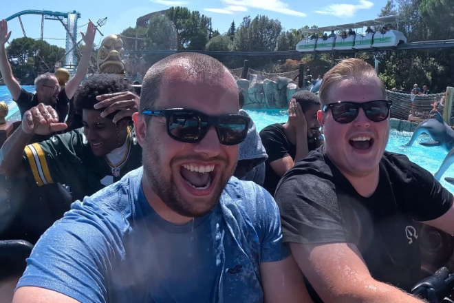 Die Reportage „Gänsehaut & Glücksgefühle - Europas größte Freizeitparks läuft heute, am 25.02.2026, um 20.15 Uhr auf VOX.