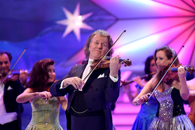 Das große Weihnachtskonzert aus Maastricht mit André Rieu läuft heute (14.12.25) um 20:15 Uhr im MDR und BR Fernsehen.