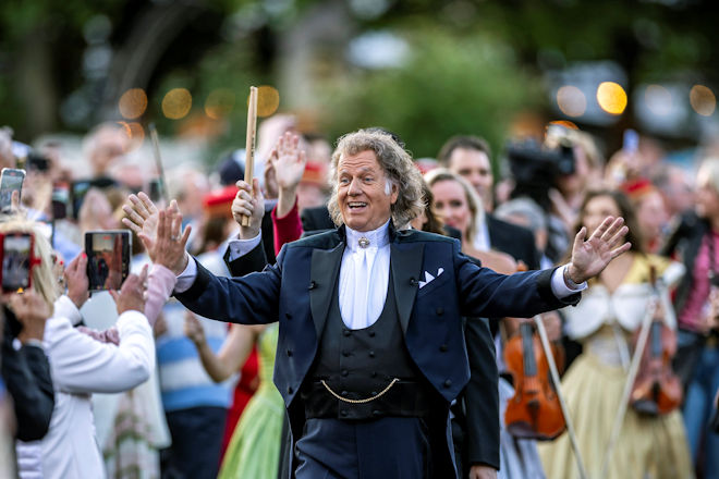André Rieu bei einem seiner Open-Air-Konzerte in Maastricht.
