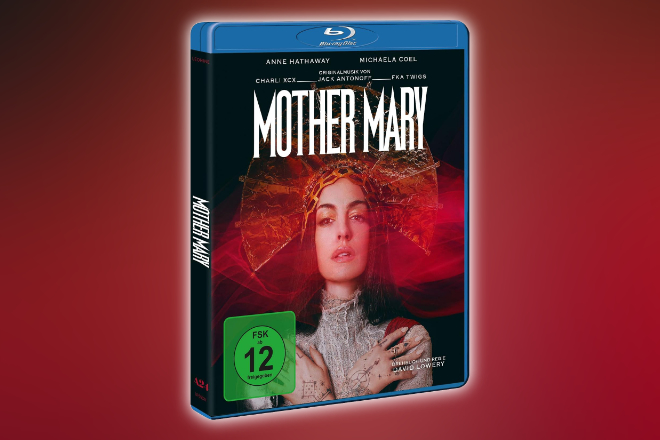 „Mother Mary“ ist ab 02.10.2026 auf Blu-ray, DVD und digital fürs Heimkino erhältlich.