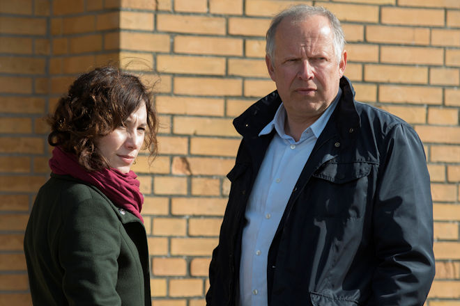 Die Kommissare Klaus Borowski (Axel Milberg) und Sarah Brandt (Sibel Kekilli) ermitteln im Kiel-Tatort "Borowski und der gute Mensch".