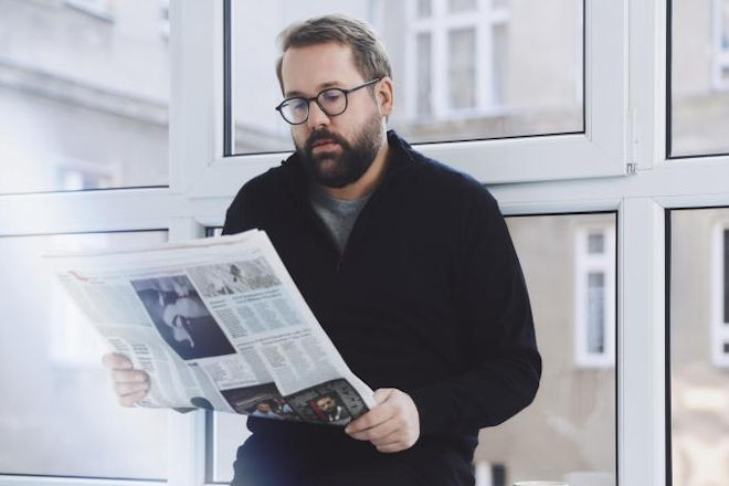 Vom absurden Fahrtenbuch f&uuml;r die Sackkarre bis zum jahrzehntelangen Warten auf einen simplen Radweg: Paul Ronzheimer dokumentiert den l&auml;hmenden B&uuml;rokratie-Wahnsinn, der Deutschland von der G&auml;nseweide bis ins Rathaus im W&uuml;rgegriff h&auml;lt.