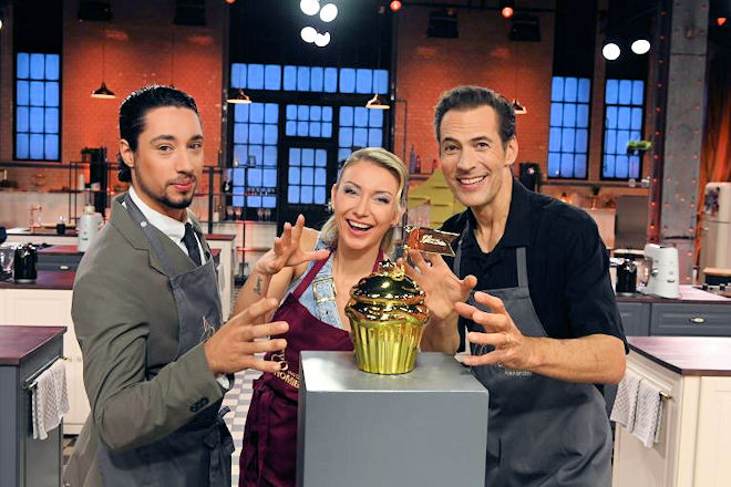 Ren&eacute; Casselly, Anna-Carina Woitschak und Alexander Mazza stehen im Finale beim "gro&szlig;en Promibacken".