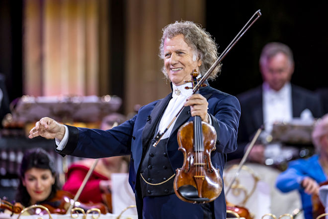 Andre Rieu und sein Orchester beim großen Open Air in Maastricht