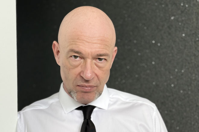 Das Comeback des Jahres ist musikalisch endlich komplett! Nach fast zehn Jahren ver&ouml;ffentlichen Der Graf und seine Formation Unheilig heute das lang ersehnte neue Studioalbum "Liebe Glaube Monster".