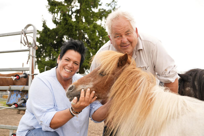 Heute (16.12.2025) bei "Bauer sucht Frau": Simone öffnet sich gegenüber Frank.