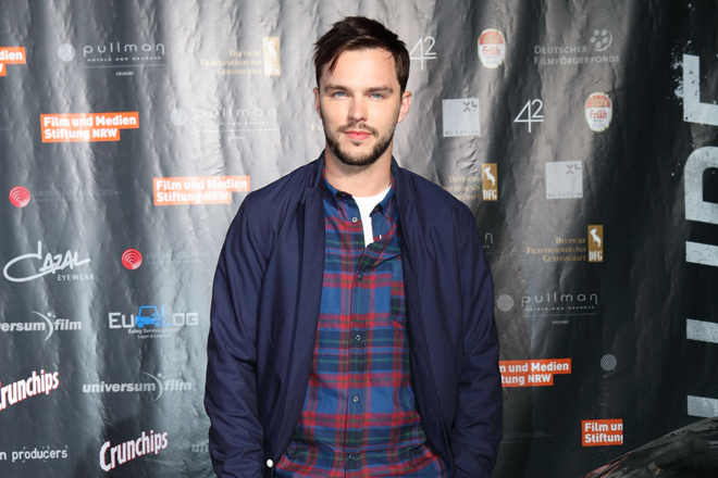 Hollywood-Star Nicholas Hoult bei der Deutschland-Premiere von "Collide" im Autokini "Drive In" in Köln