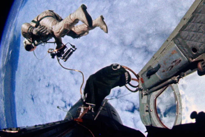 Am 3. Juni 1965 wagte Ed White als erster Amerikaner den Ausstieg aus dem Raumschiff.