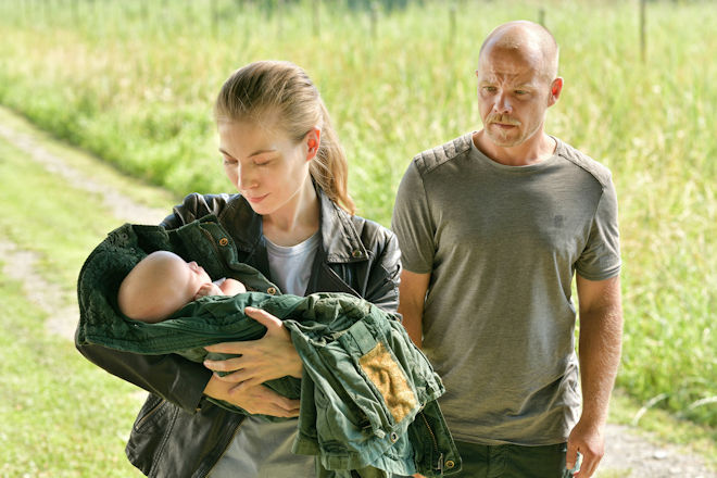 Hannah Zeiler (Nora Waldstätten) und Micha Oberländer (Matthias Koeberlin) konnten ein neugeborenes Baby retten.