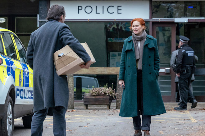 Detective Kate Linville (Henny Reents) trifft auf ihren ehemaligen Kollegen Caleb Hale (Lucas Gregorowicz).