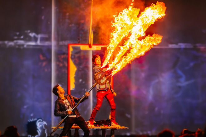 Die Ehrlich Brothers präsentieren ihre spektakuläre Bühnenshow - die "Wunderzeit".