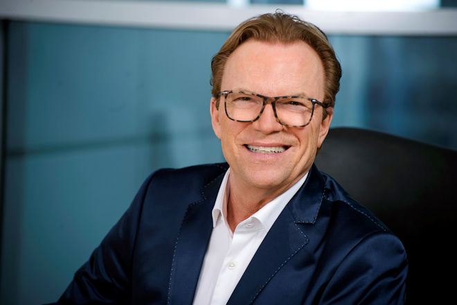 Wolfgang Lippert präsentiert seine Lieblingsstücke aus dem "Kessel Buntes"