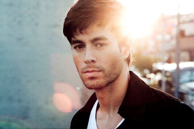 Eröffnet mit „Duele El Corazon“ das Rennen um den Sommer-Hit des Jahres 2016: Enrique Iglesias