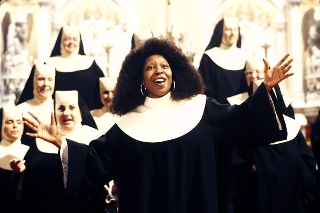 Schwester Mary Clarence (Whoopi Goldberg)