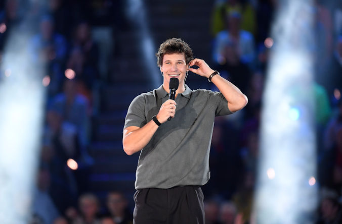 Wincent Weiss geht beim "Schlagerbooom Open Air 2026" nicht nur mit (seinem) "Feuerwerk" an den Start.