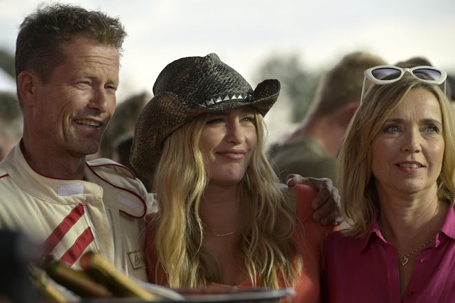 Bertie (Til Schweiger), Mücke (Luna Schweiger) und Uschi (Tina Ruland, r.) in "Manta Manta - Zwoter Teil".