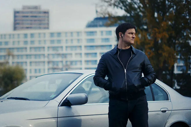 Free-TV-Premiere "Verbrannte Erde": Zur&uuml;ck in Berlin wartet Trojan (Mi&scaron;el Matičević) auf neue Auftr&auml;ge.