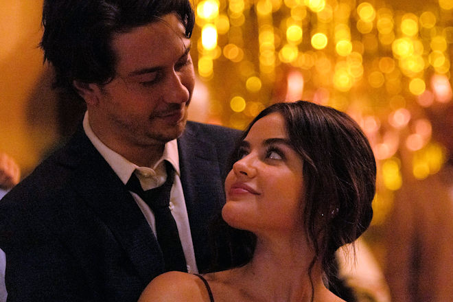 Free-TV-Premiere "Which Brings Me to You" bei RTLZWEI: Die Journalistin Jane (Lucy Hale) und der Fotograf Will (Nat Wolff) f&uuml;hlen sich auf der Hochzeit eines gemeinsamen Freundes sofort zueinander hingezogen.