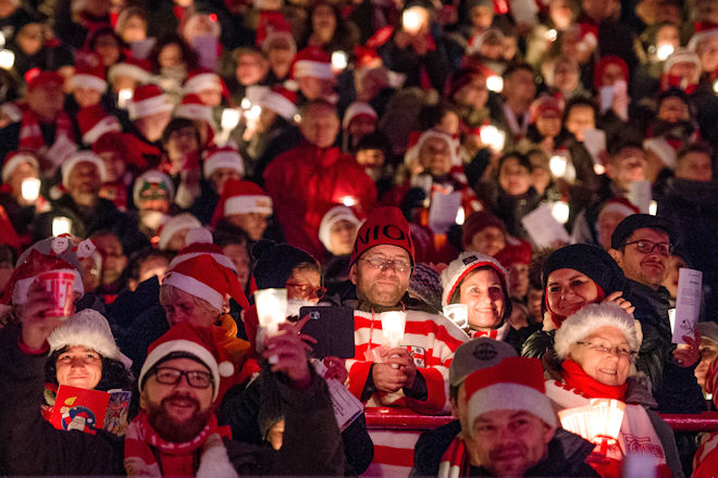 Das Weihnachtssingen an der Alten F&ouml;rsterei bietet eine einzigartige Einstimmung aufs Fest mit dem 1. FC Union.