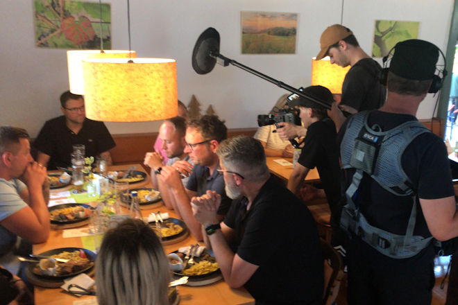 Dreharbeiten im Gasthaus Zum Ochsen in Eichstetten für "Rosins Restaurants", Ausstahlung am 05.06.2025 um 20:15 Uhr auf Kabel Eins.
