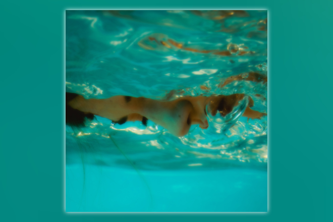 Das Debütalbum "Sonne und Schmerz" von GRETA erscheint am 08.08.2025.