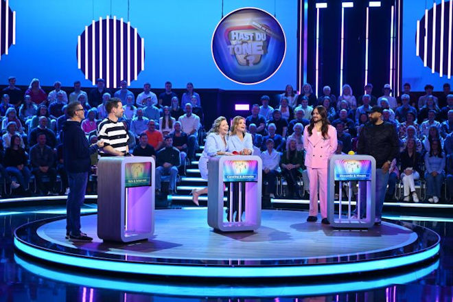 Die Paarungen heute (09.07.2026) bei "Hast du T&ouml;ne?": Rick Kavanian und Johannes Strate, Caroline und Annette Frier sowie Riccardo Simonetti und Moses Pelham (v.l.n.r.).