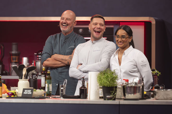 Noch haben sie gut lachen, aber können (v.l.) Frank Rosin, Robin Pietsch und Alina Meissner Bebrout heute Abend "Hensslers Dreamteam" besiegen?