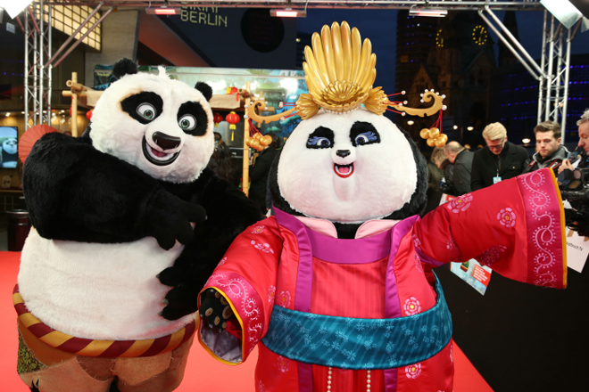 Die beiden Film-Charaktere aus "Kung Fu Panda 3" unter sich: Po (li.) und Mei Mei (re.)