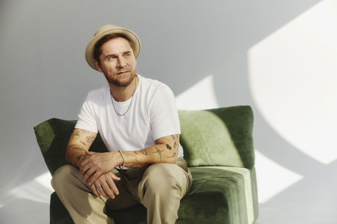 Check-in ins neue Leben: Johannes Oerding &ouml;ffnet die T&uuml;ren zu seinem "Hotel"