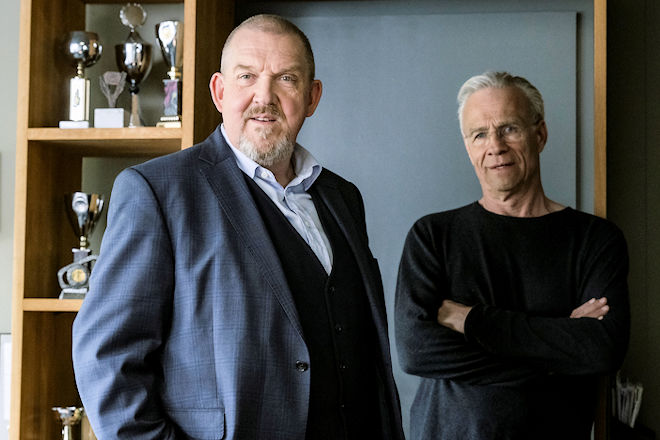 Köln-Tatort "Colonius": Der Mordfall an einem Szenefotografen, der in den 90ern große Erfolge feierte, ist auch für die Kommissare Freddy Schenk (Dietmar Bär, links) und Max Ballauf (Klaus J. Behrendt) eine Zeitreise.