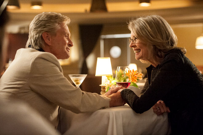 Leah (Diane Keaton) findet so langsam Gefallen an ihrem mürrischen Nachbarn Oren Little (Michael Douglas).
