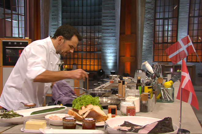 Heute Abend (14.12.2025) läuft das Finale von Finale von "Europa grillt den Henssler" auf VOX.