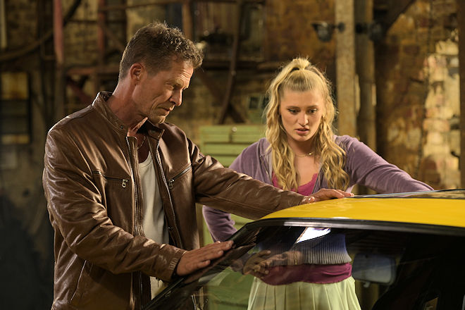 Bertie (Til Schweiger) und M&uuml;cke (Luna Schweiger) heute in "Manta Manta - Zwoter Teil".