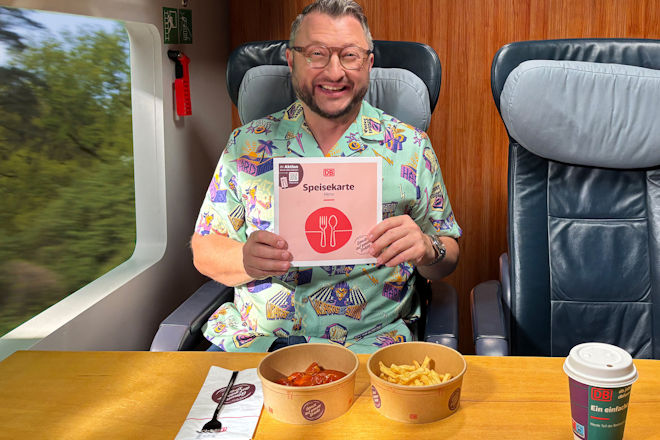 Teurer Kult: Die Currywurst im Bahn-Bistro kostet deutlich mehr als vergleichbare Fertigprodukte aus dem Supermarkt oder sogar die Variante von der Imbissbude.