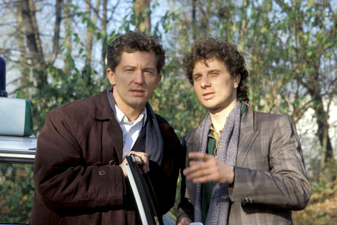 Die beiden Kriminalhauptkommissare Ivo Batic (Miroslav Nemec, li.) und Franz Leitmayr (Udo Wachtveitl) in ihrem allerersten M&uuml;nchen-Tatort "Animals".