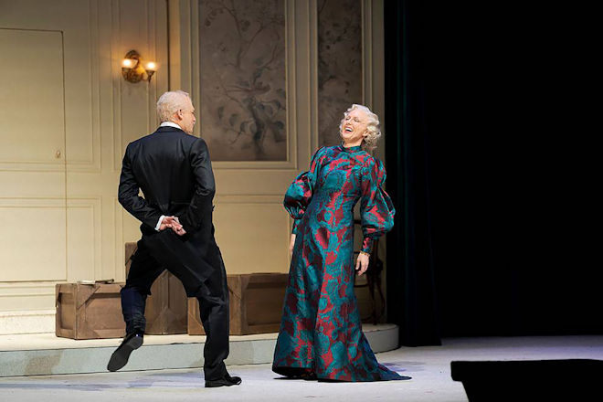 Operette "Die lustige Witwe" mit Daniel Schmutzhard als Graf Danilo Danilowitsch und Anett Fritsch als Hanna Glawari.