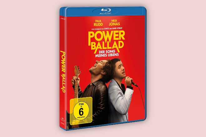 „Power Ballad – Der Song meines Lebens“ ist ab 9. Oktober 2026 auf DVD, Blu-ray sowie digital fürs Heimkino erhältlich.