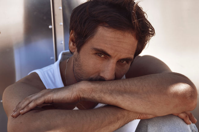Max Giesinger heute (06.09.2025) live bei "Pop around@Bauhaus" auf 3sat.