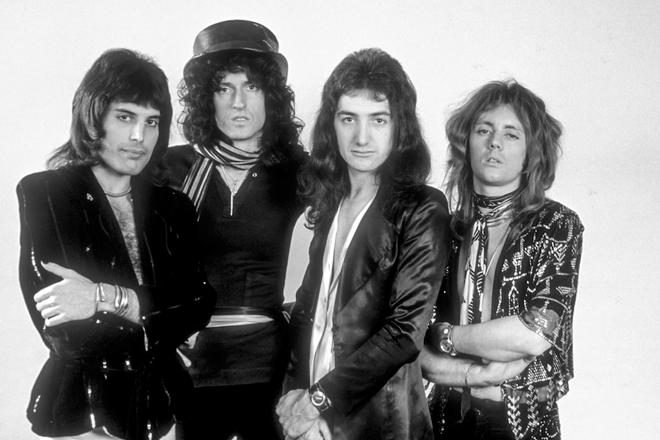 Queen: Freddie Mercury, Brian May, John Deacon, Roger Taylor (v.l.n.r.)