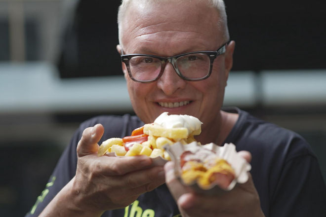 F&uuml;r das traditionelle Currywurst-Segment kommt in "stern TV Reportage: Der Fastfood-Hype" Lars Obendorfer, der Gr&uuml;nder und Gesch&auml;ftsf&uuml;hrer des Kult-Franchises "Best Worscht in Town", das vor allem im Rhein-Main-Gebiet f&uuml;r seine extrem scharfen Saucen bekannt ist, zu Wort.