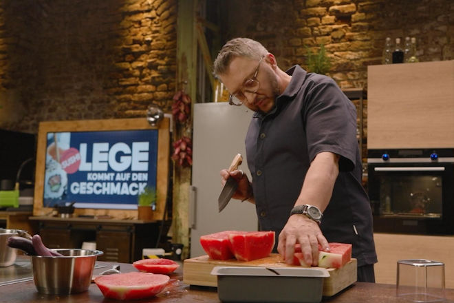 Sebastian Lege ist heute (24.11.2025) auf der Suche nach dem perfekten Sushi.
