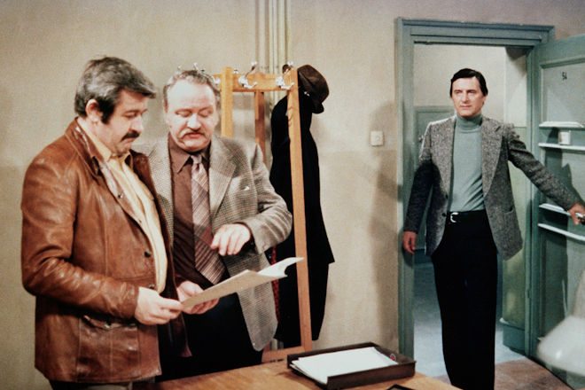 Kriminalkommissar Veigl (Gustl Bayrhammer, Mitte), Kriminalmeister Brettschneider (Willi Harlander, li.) sowie Kriminalhauptkommissar Lenz (Helmut Fischer).