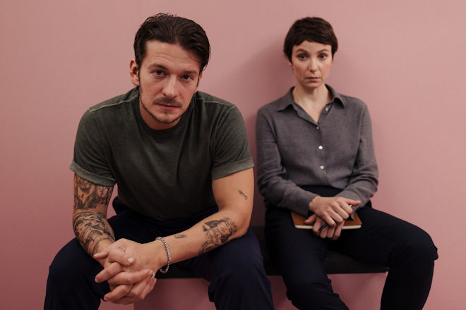 Thriller "Im Schatten der Angst - Der Skorpion": Der Straft&auml;ter Anton Lisky (Stefan Gorski) hat in der Therapie im Ma&szlig;nahmenvollzug aus Sicht der forensischen Psychiaterin Karla Eckhardt (Julia Koschitz) gute Fortschritte gemacht. Doch ist ihm wirklich zu trauen?