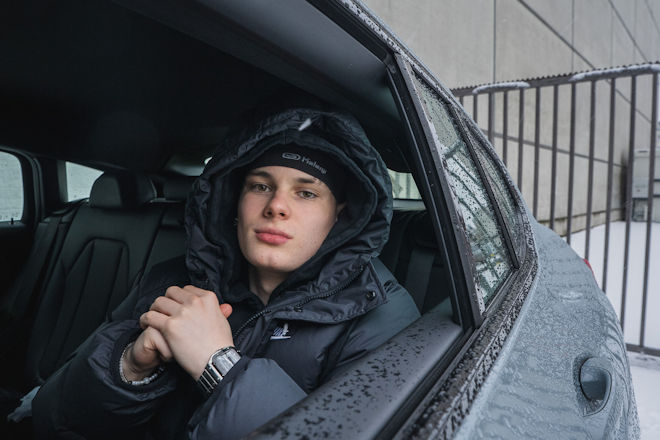 benno! feiert heute den Release seiner brandneuen Single "LOVE U ANYWAY" und zementiert damit seinen Status als einer der aktuell spannendsten Newcomer der Urban-Szene.