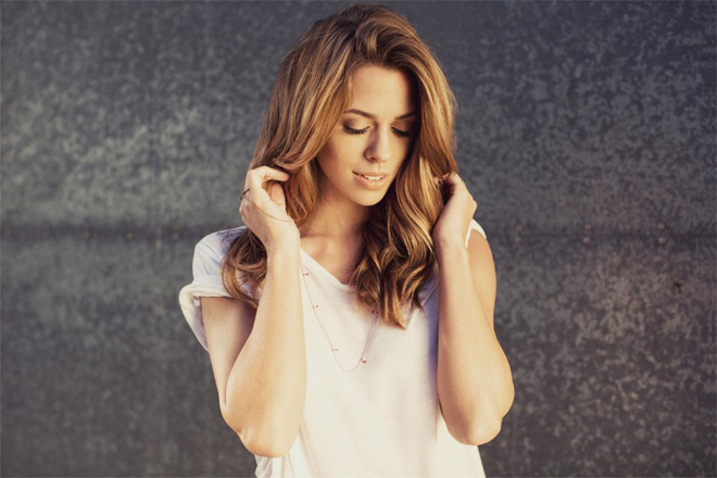 Helene Fischers heißeste Konkurrentin: Schlager-Newcomerin Vanessa Mai von Wolkenfrei 