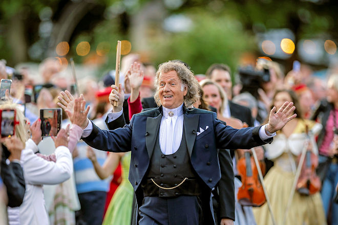 Walzer, Musicals und Emotionen: Andr&eacute; Rieu heute (24.10.2026) um 20:15 Uhr im NDR Fernsehen.