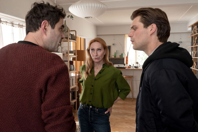 "Die Verteidigerin - Der Fall Nicola": Gemeinsam mit Benno (Andreas D&ouml;hler) versucht Lou (Andrea Sawatzki), Kommissar Kr&ouml;ber klarzumachen, dass er eine offizielle Suche nach Bennos verschwundener Frau Nicola in Gang setzen soll.