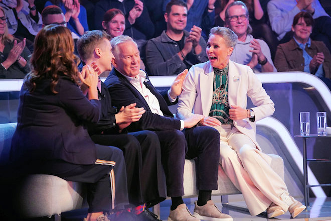 Heute (20.11.2025) beim "Wer wird Millionär?"-Prominenten-Special zu Gast: (v.l.) Katharina Witt, Till Reiners, Johannes B. Kerner und Sonja Zietlow.
