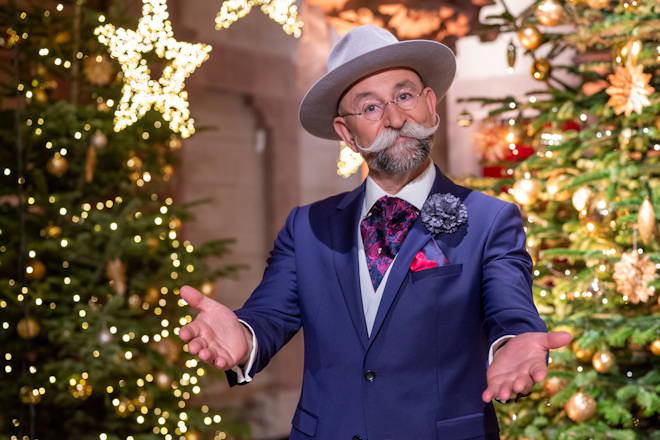 Horst Lichter lädt heute (20.12.2023) zur XXL-Weihnachtsausgabe der Trödelshow "Bares für Rares" auf Schloss Drachenburg ein.